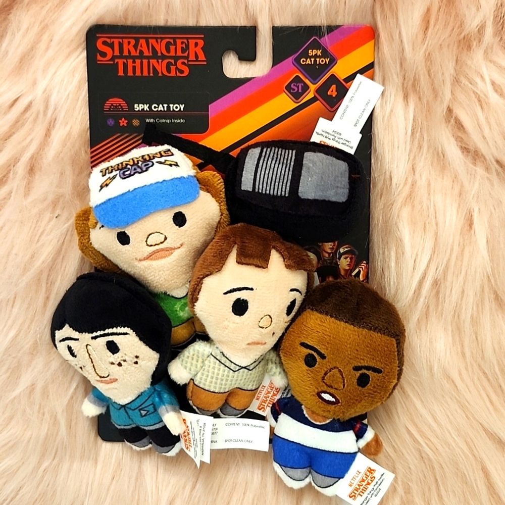 Brand New STRANGER THINGS CAT TOYS-5CT